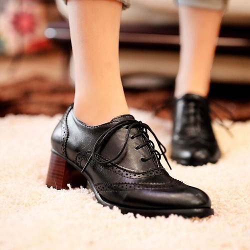 Scarpe retrò taglia pizzo
